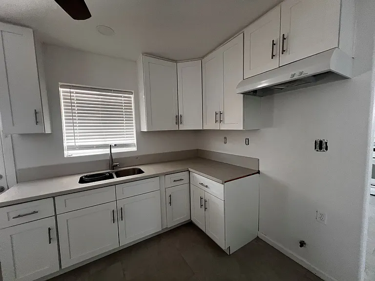 303 M St — Photo 10