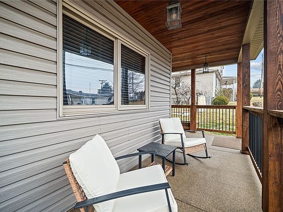 3rd image of 1035 Grove St