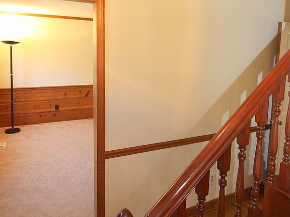 Warm entry with view into LR