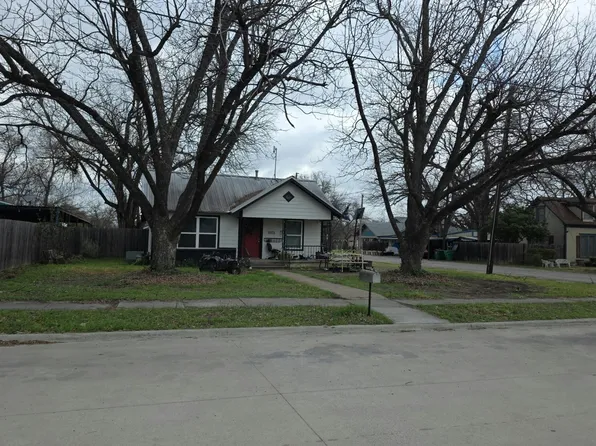 1003 W 3rd St, Clifton, TX 76634