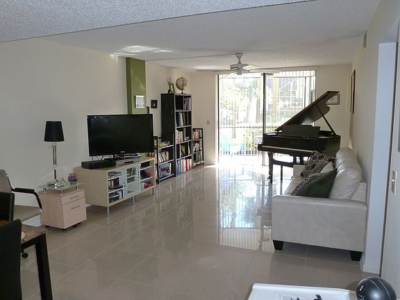 4th image of 890 N Federal Hwy APT 110