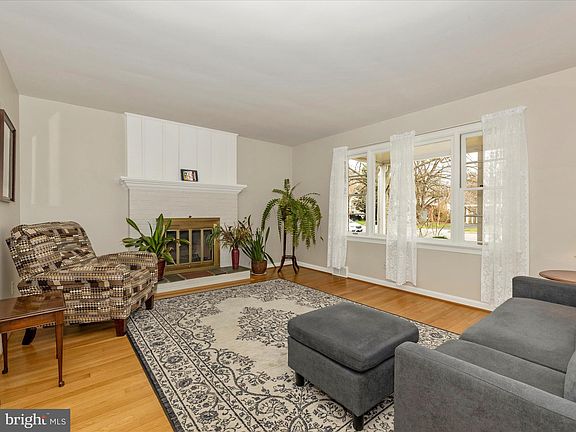 4th image of 1421 Hamilton Blvd