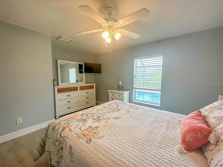11707 Willmington Blvd — Photo 26