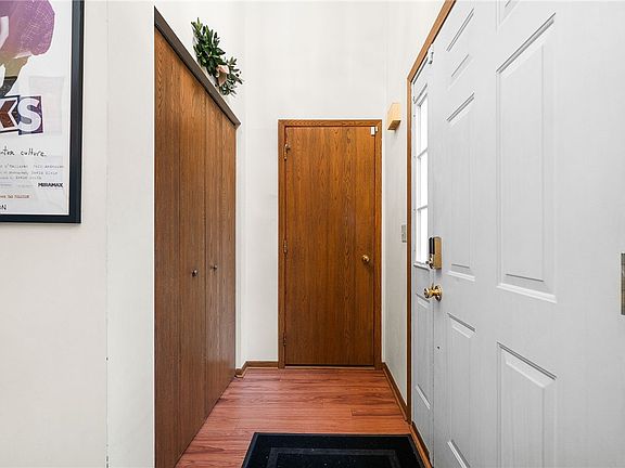 5th image of 58 Monmouth Dr