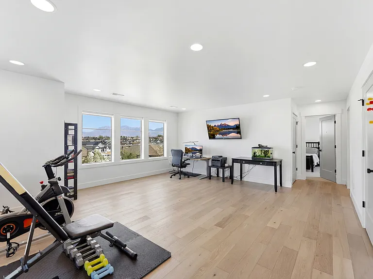 11716 S Meeks Ct — Photo 32