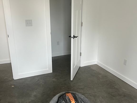 3rd image of 519 W Lincoln Ave