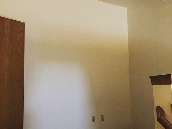 3rd image of 204 E Oak St #139