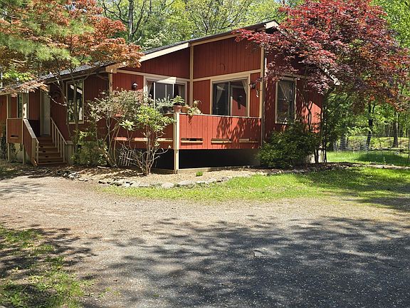 2nd image of 664 Twin Lakes Rd