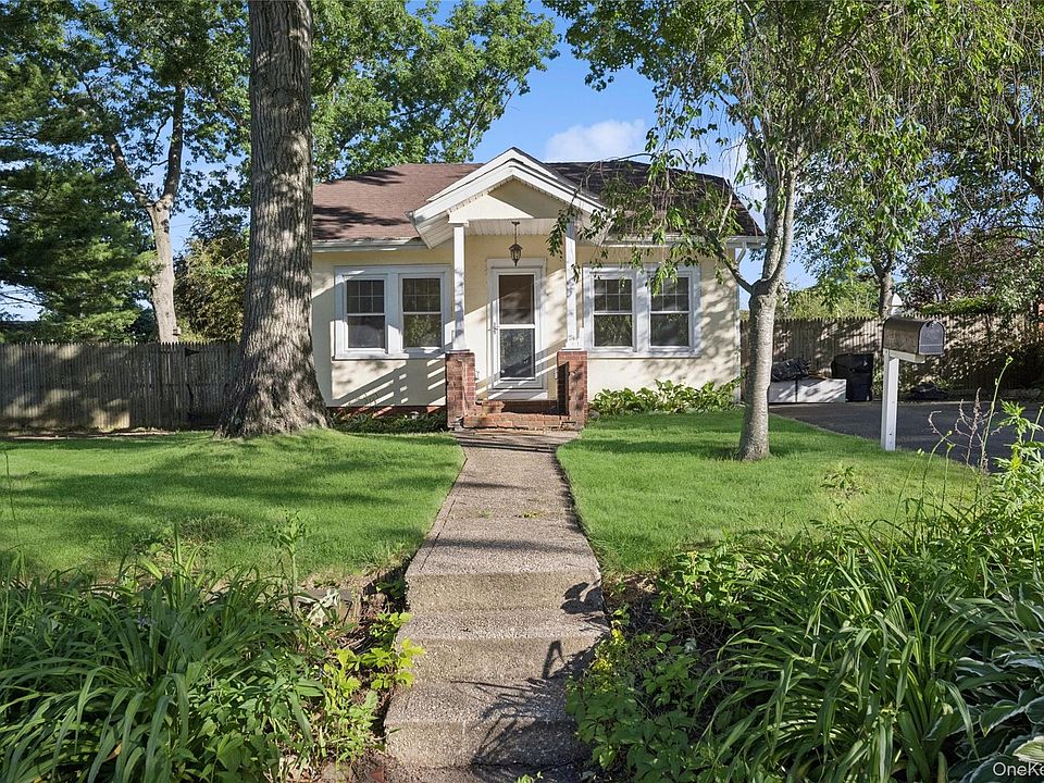 1st image of 36 Lakeview Court