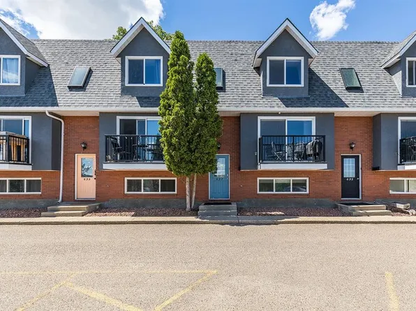 637 E 5th St SE, Medicine Hat, AB T1A 0N4