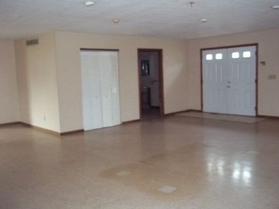 5th image of 575 Toledo Ave