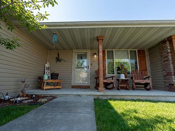 2nd image of 510 Bradford Pear
