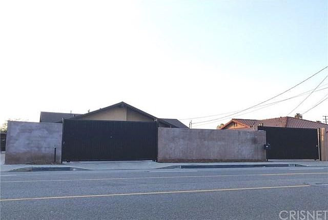 1st image of 8635 Hayvenhurst Ave