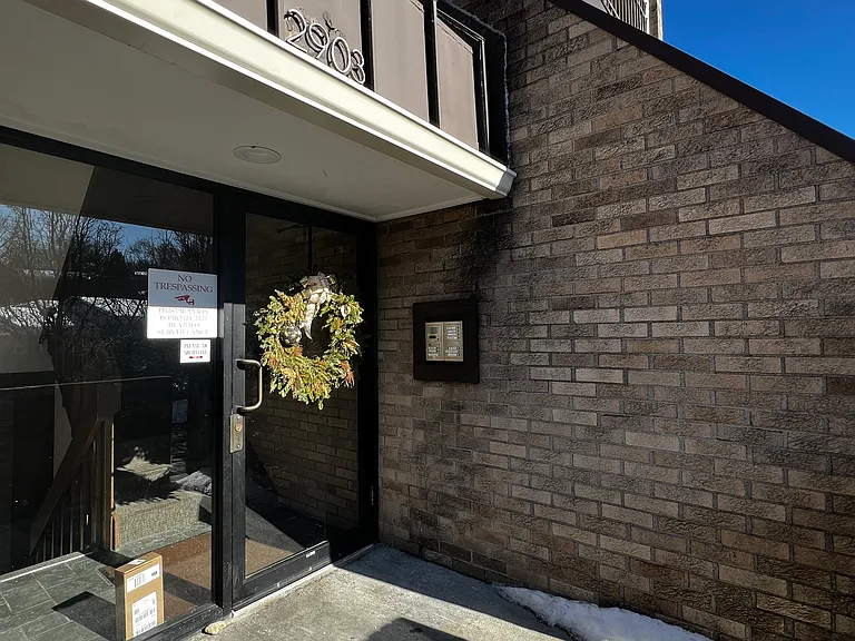 2905 Linwood Ave #16 — Photo 12