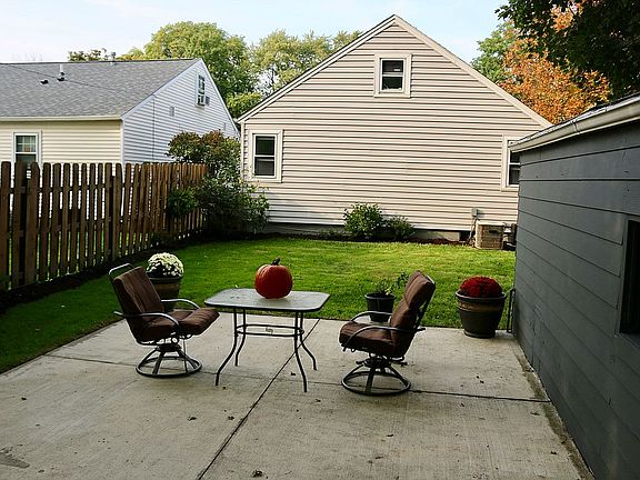 5th image of 18905 Rockland Ave