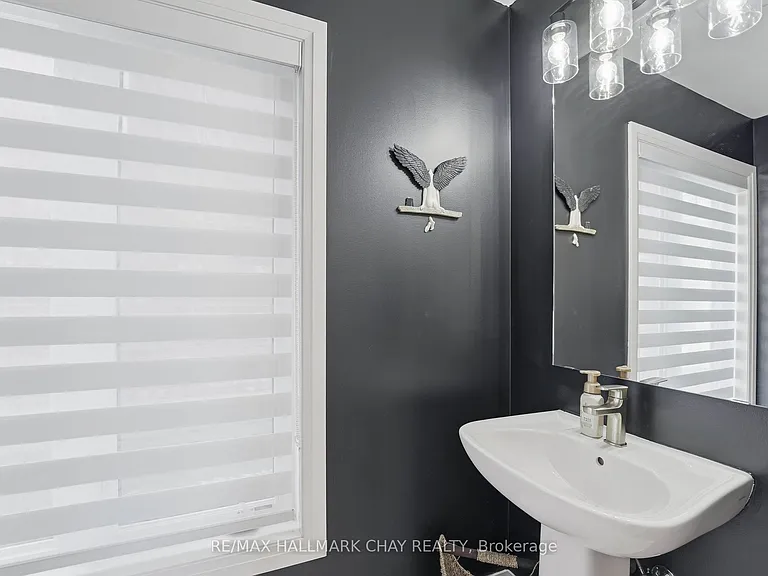 29 Shelburne Ave — Photo 12