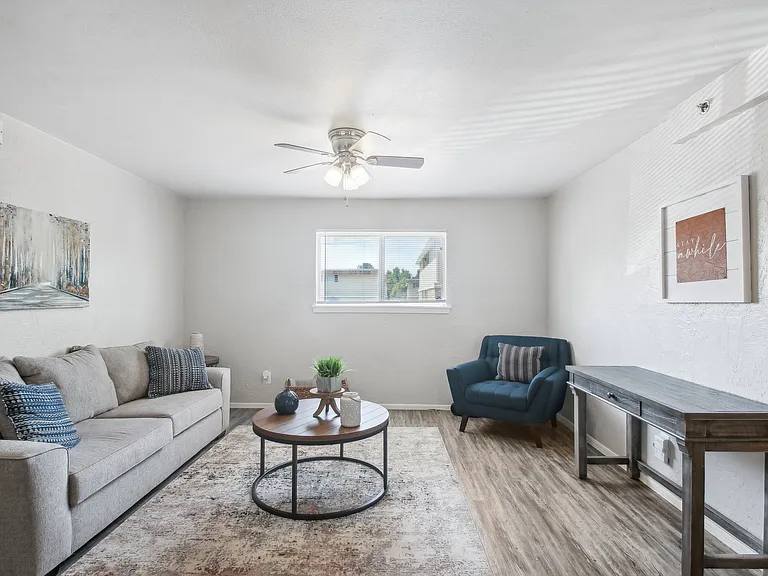 Highland Park Apartments — Photo 9