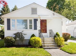 14 Kentland Ave, Providence, RI 02908