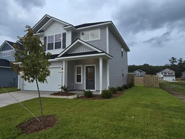 201 Holland Dr, Midway, GA 31320
