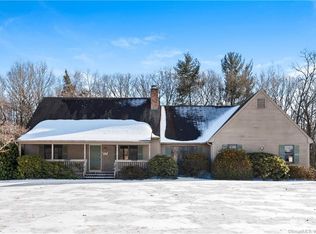 397 Meadow Rd, Farmington, CT 06032