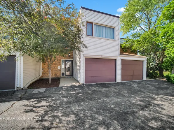 374 Oaktree Ct, Hoffman Estates, IL 60169