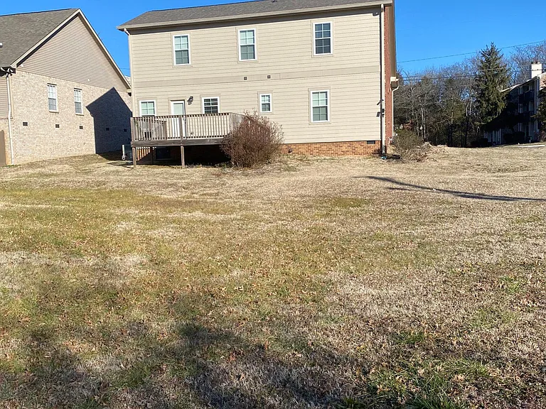 22 Twin Oaks Dr — Photo 2