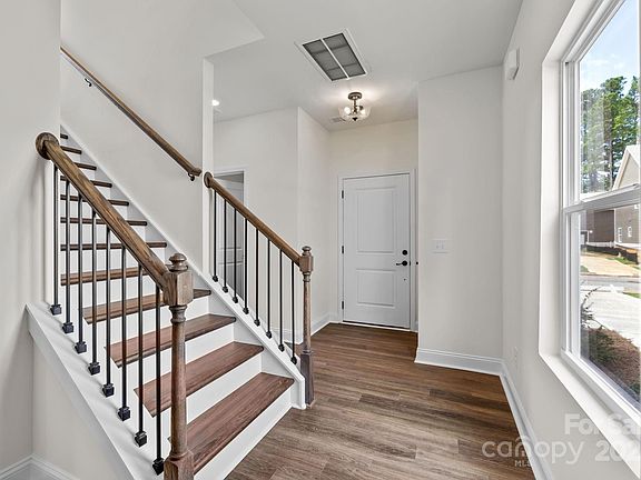 3rd image of 4025 Grommet Ct