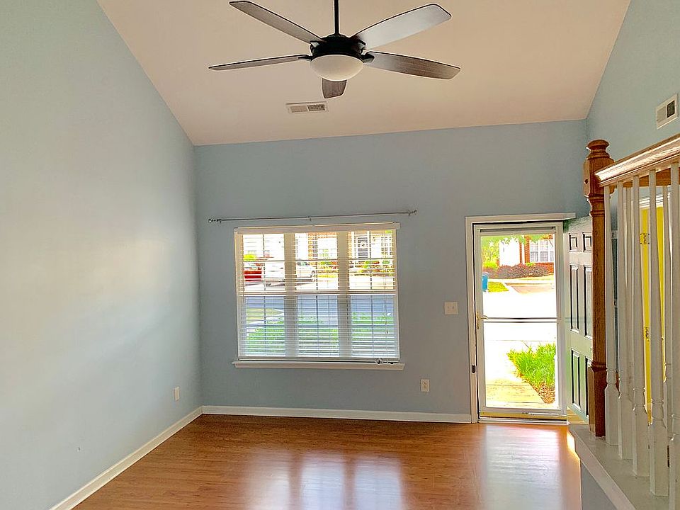 Living Room - view 1