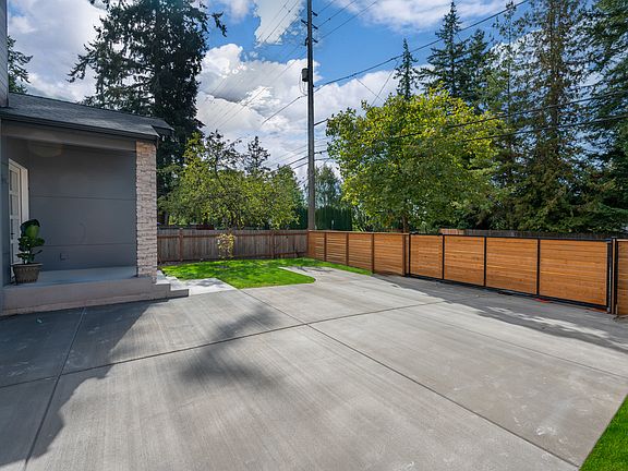 5th image of 16614 15th Ave NE