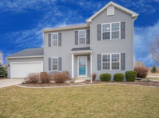 2307 Cedar Crest Dr, Slinger, WI 53086