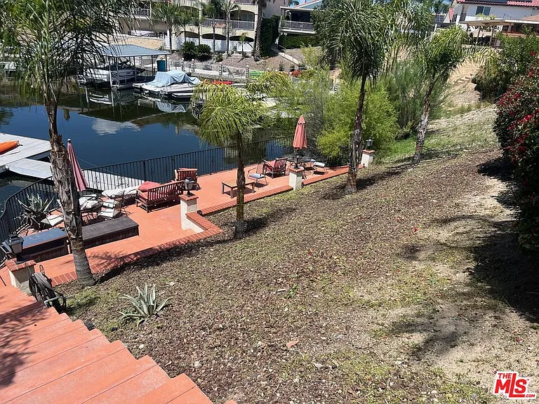 21963 Strawberry Ln — Photo 3