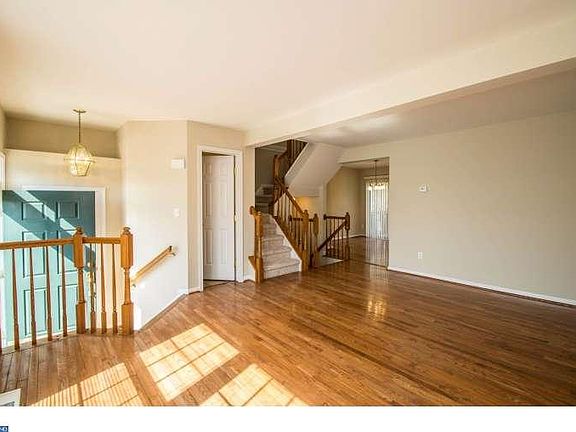 3rd image of 26 Photinia Dr