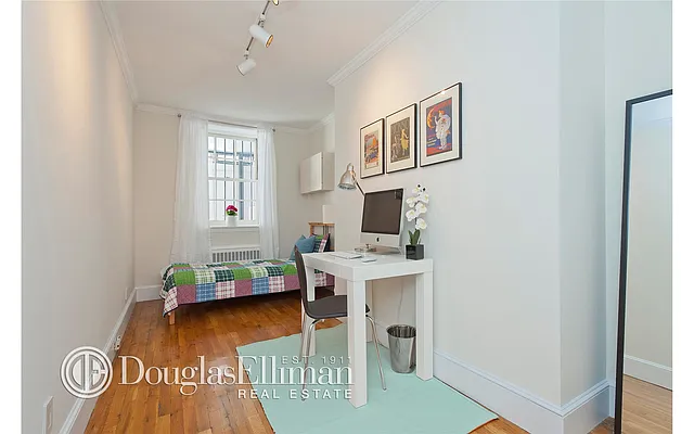 Sold by Douglas Elliman | media 21