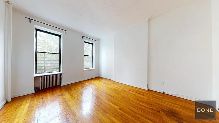 Rented by Bond New York | media 7