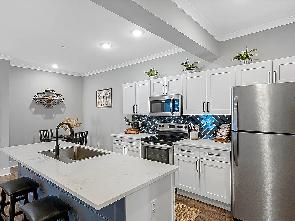 Pointe Grand Oakleaf