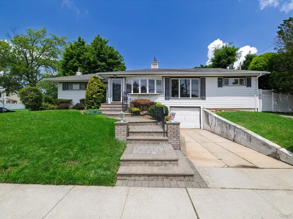 3695 Waverly Avenue, Seaford, NY 11783