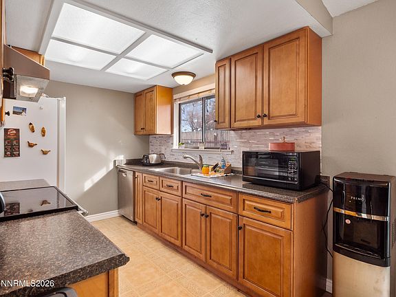 5th image of 743 Lyell Way