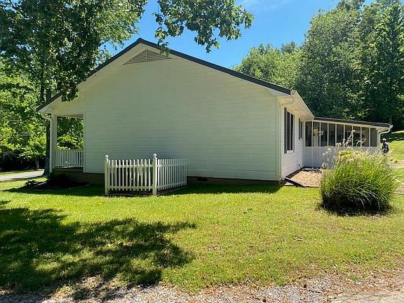 5th image of 3680 Stone Dr SE