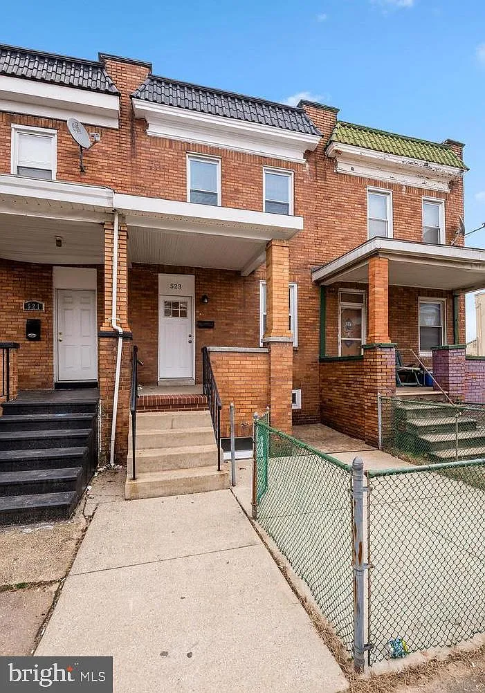 4 bed, 1436 sqft, $2,100 — Photo 1