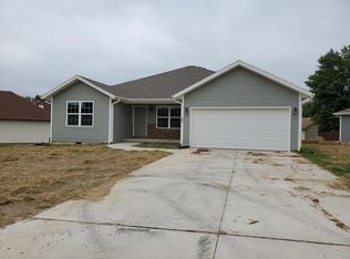 605 Heritage Ln, Pittsburg, KS 66762