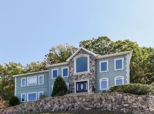732 Linda Ave, Thornwood, NY 10594