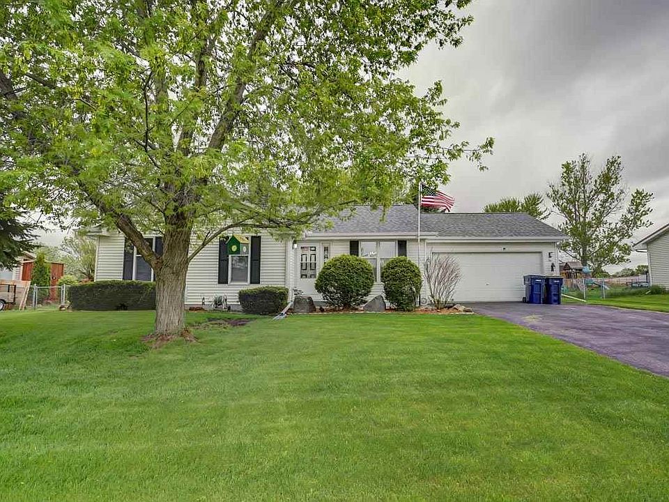 1st image of 2327 Green Valley Dr