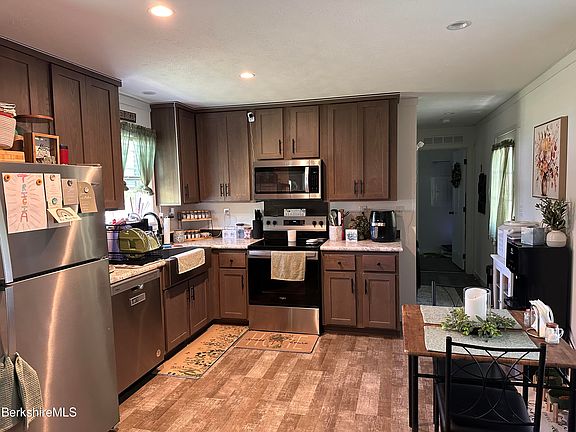 3rd image of 11 Oak Way