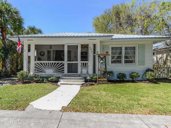 402 Hancock St, Bay Saint Louis, MS 39520