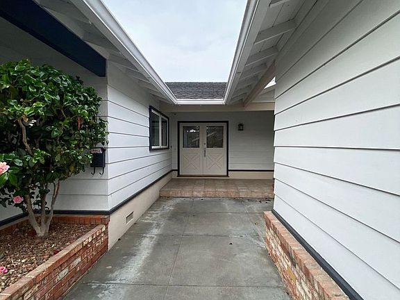 4th image of 494 22nd Ave
