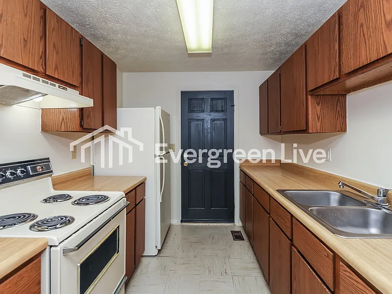 8676 Belle Chase Dr — Photo 7