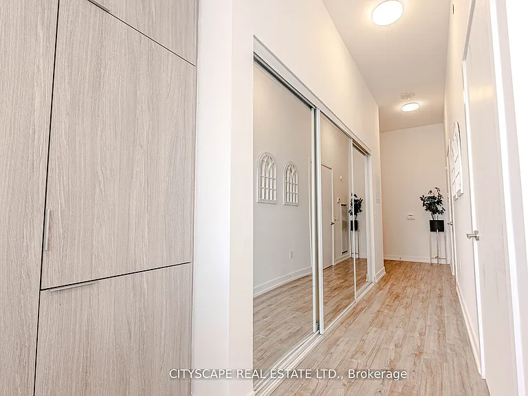 77 Shuter St #907 — Photo 24
