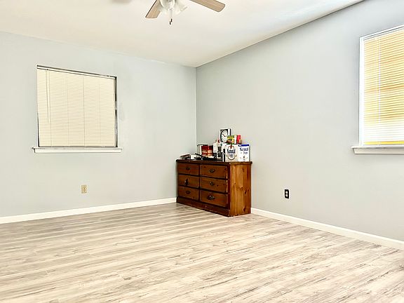 2nd image of 4210 Macarthur Blvd