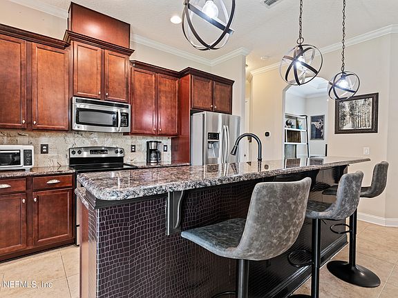 5th image of 4223 SUMMERTON OAKS Circle