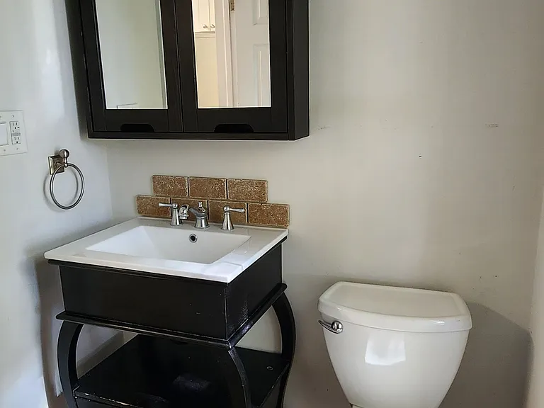 16296 Woodbine Ave #3 — Photo 12
